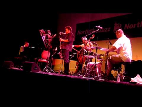 Embedded thumbnail for Trio BraamDeJoodeVatcher with Louis Sclavis at North Sea Jazz